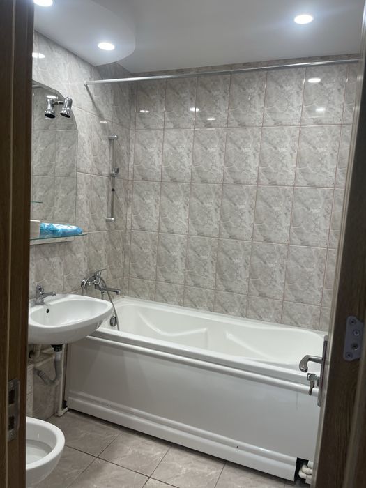 Apartament semidecomandat