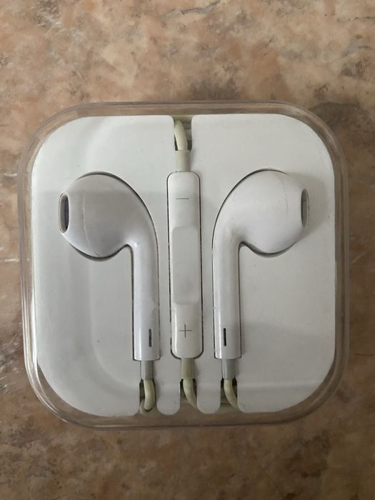 Продам срочно наушники