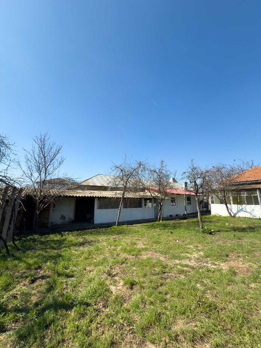 Casă de vânzare în Roșiorii de Vede – zonă centrală, str. 1 Decembrie