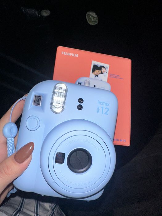 Фотокамера моментальной печати Fujifilm
Instax Mini 12