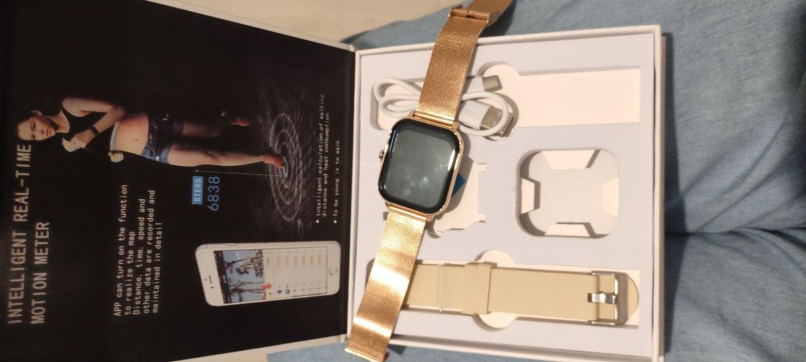 Смарт-часы Smart Watch Extreme. Золотистого цвета