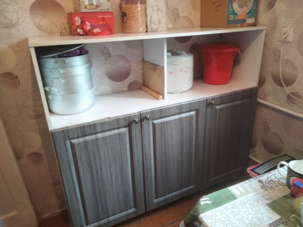 Срочно продам шкафчик