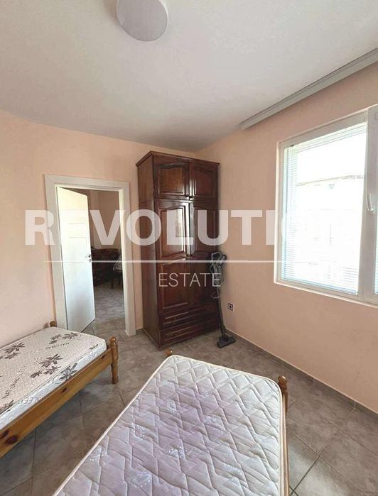 Дава се под наем Двустаен апартамент в Варна, Център - 40 кв.м за 300 € - Снимка #4