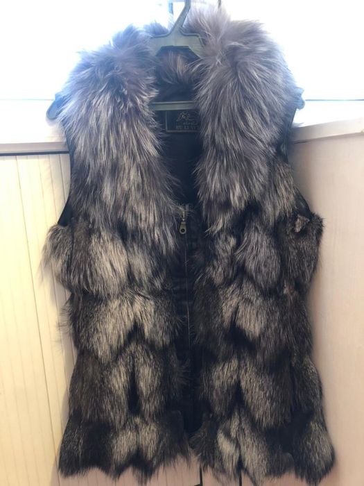 Желетка и кофта продам