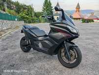 Vând maxi scuter Aprilia SRV 850, cel mai mare scuter fabricat