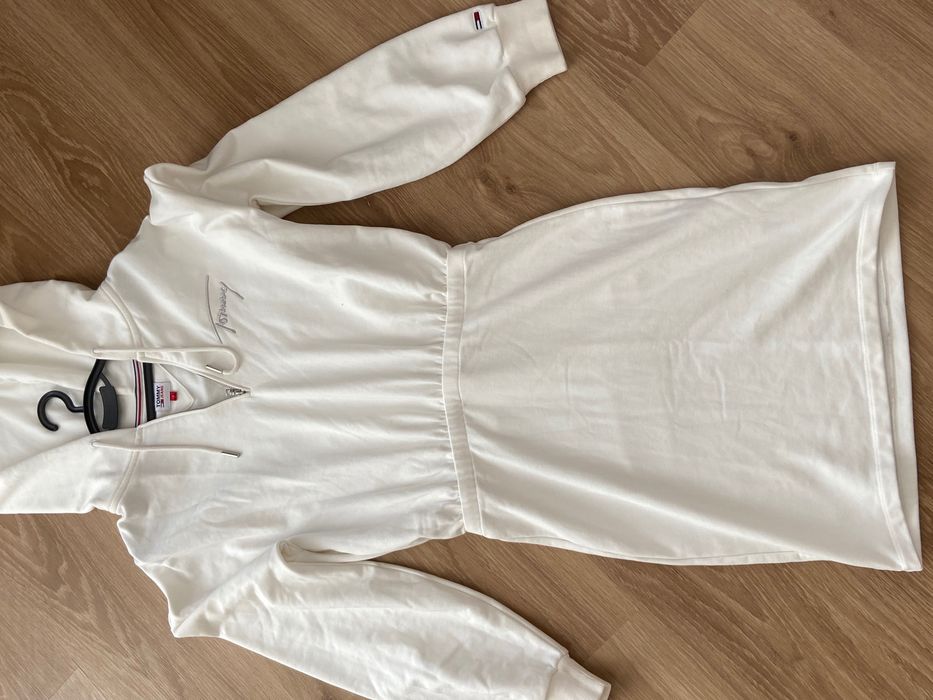 Нова Tommy hilfiger