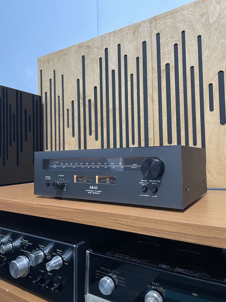 Tuner akai AT 2200