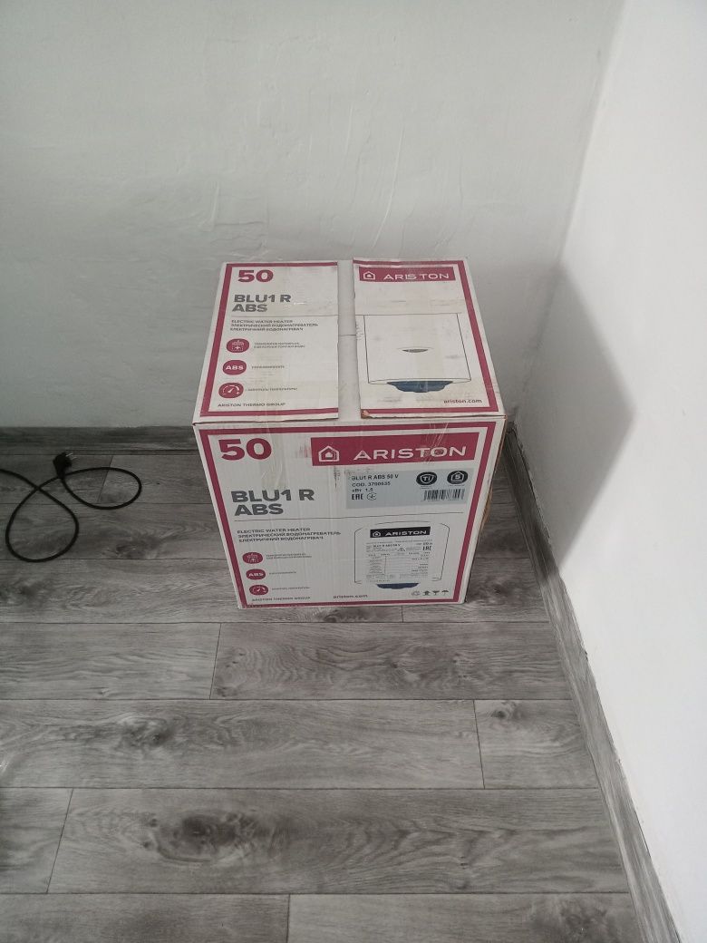 Продается Аристон новый