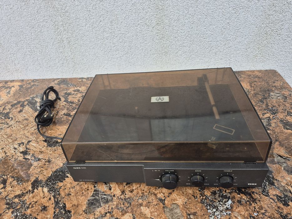 Vând pick-up marca Tesla model nzc 030, fabricat în Cehoslovacia.