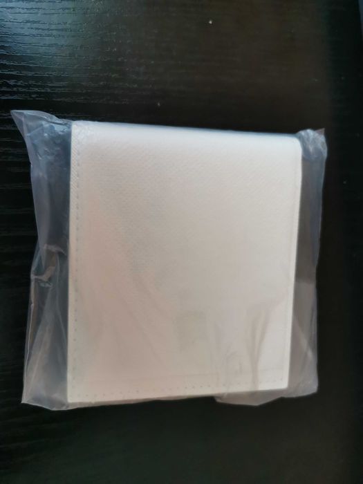 Бяло слим портмоне