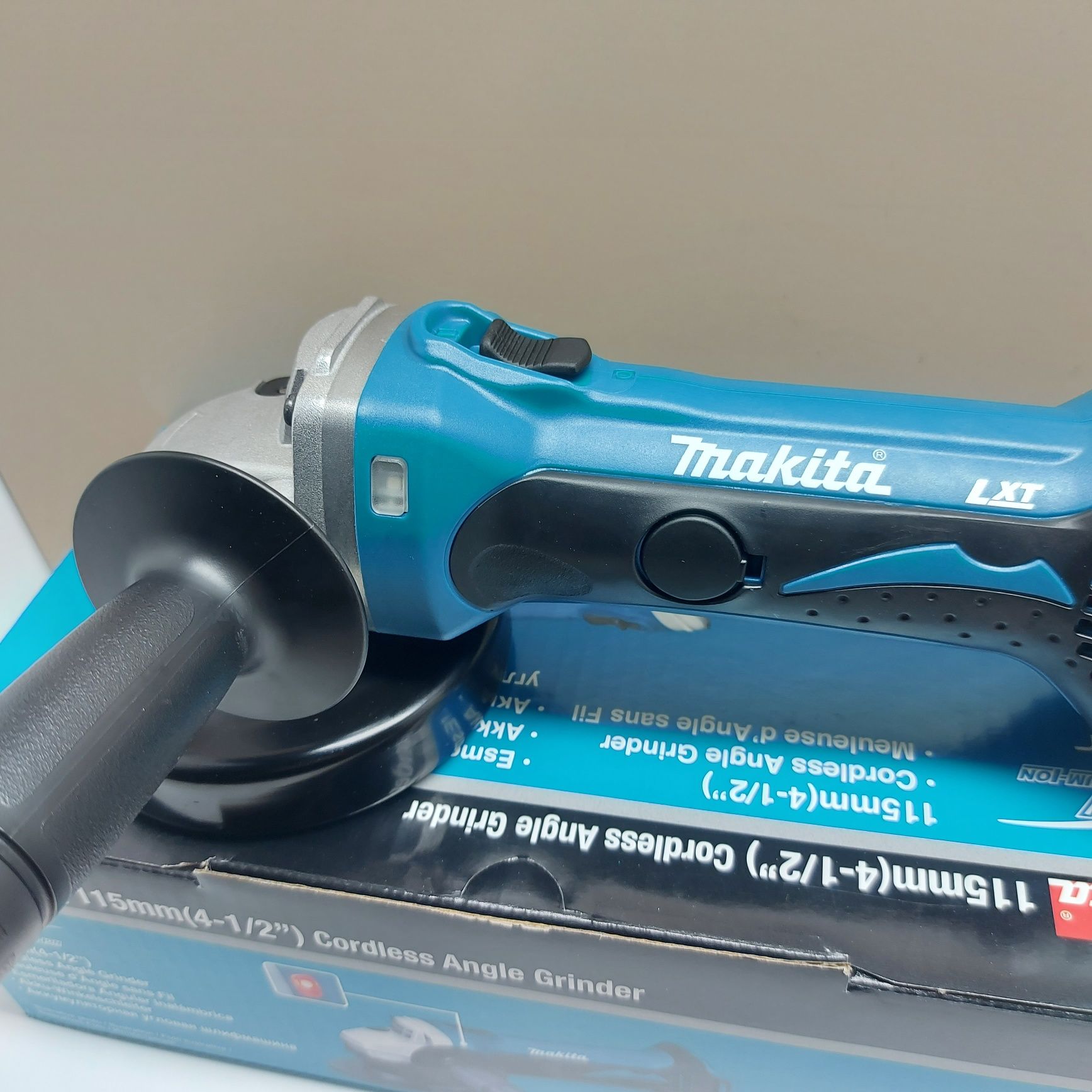 ПРОМОЦИЯ.Нов ъглошлайф Makita DGA452Z