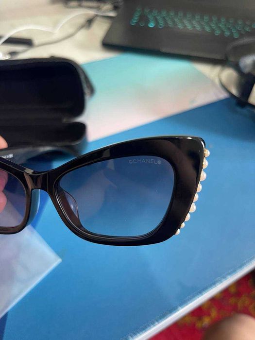 ORIGINAL CHANEL солнцезащитные очки, форма кошачий глаз