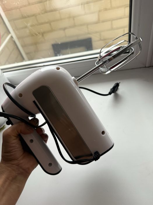 Продам ручной миксер