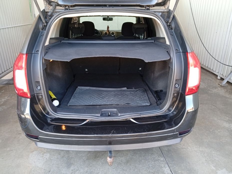 Vând Logan MCV an 2015