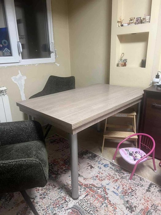 Кухненска маса за хранене