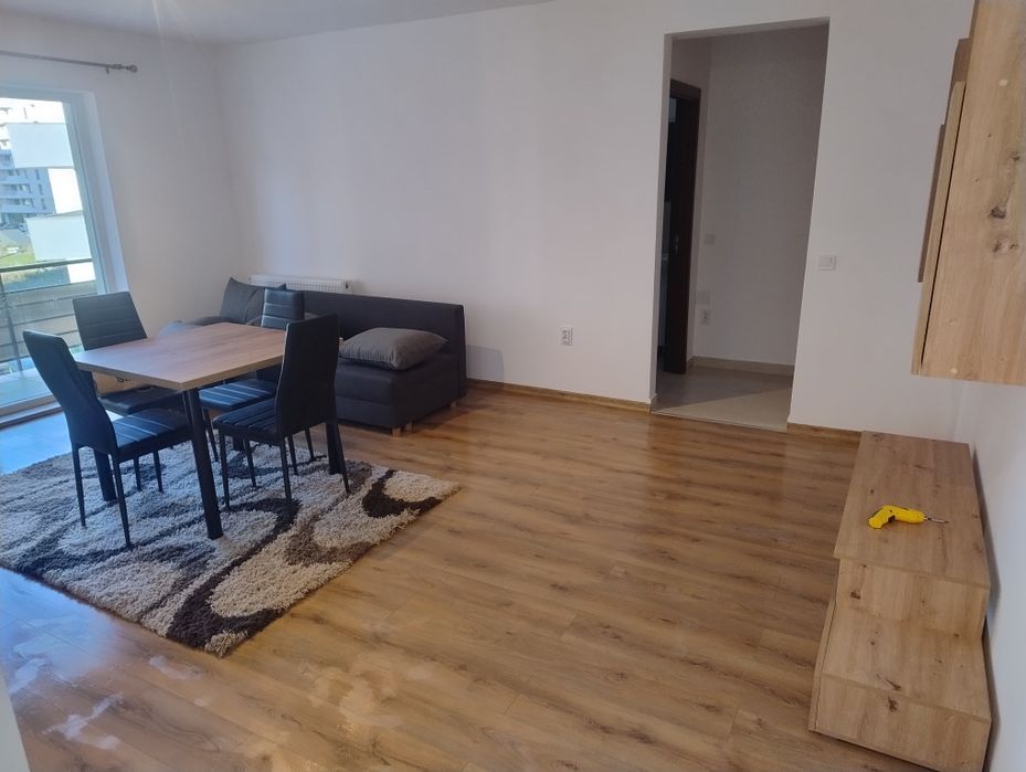 Garsoniera de închiriat!