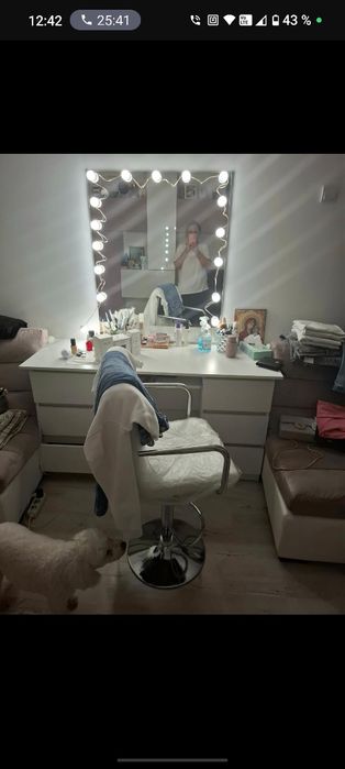 Vând masa machiaj noua