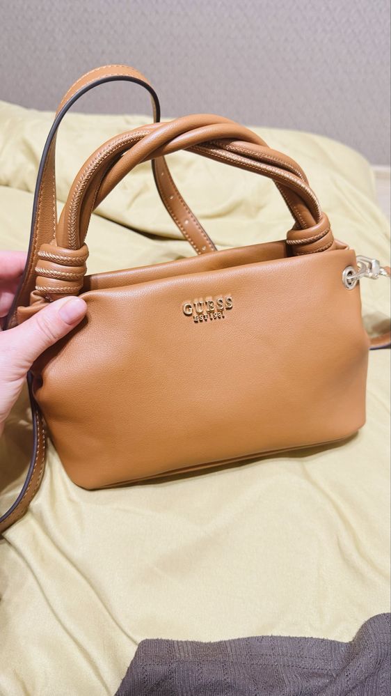 Сумка GUESS - новая. Оригинал.