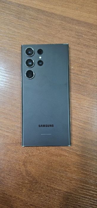 Обменяю Samsung s23 Ultra 256 гб в идеальном состоянии
