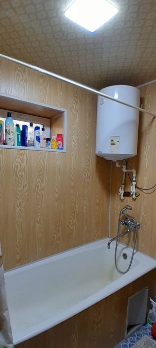 Срочно сдаётся 3х ком квартира в чирчике 3 мкн 4 этаж в доль дороги