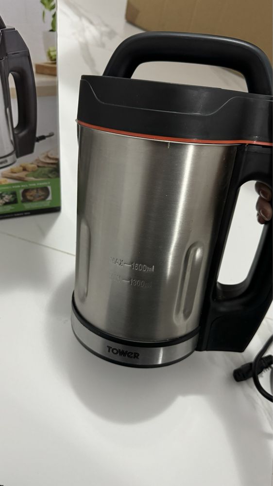 Blender cu functie de Preparat Supa si Smoothie Tower nou cu cutie