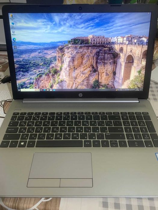 Ноутбук HP 250 G7 Core i5/DDR4 8Gb/NVMe 256Gb Samsung/Video 4Gb/15.6