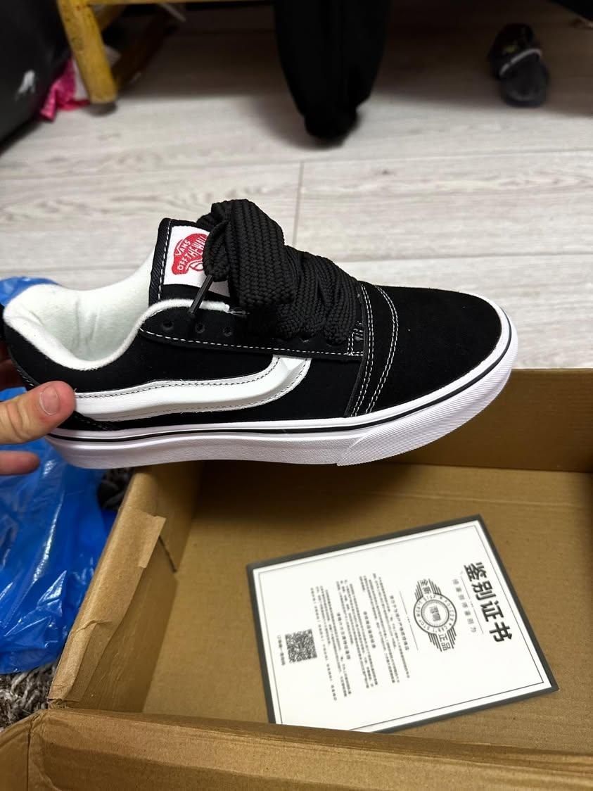 продаются новые vans кросовки