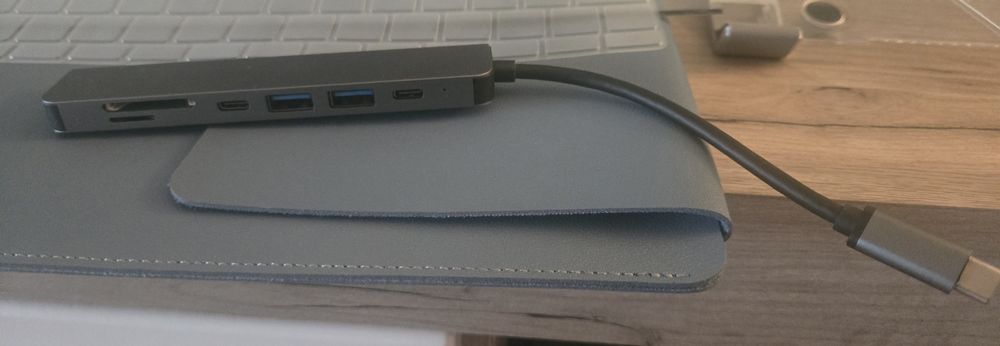 MacBook Air M1 • 8GB/256GB • + Magic Mouse