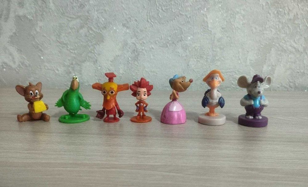 Продаются фигурки из киндеров.