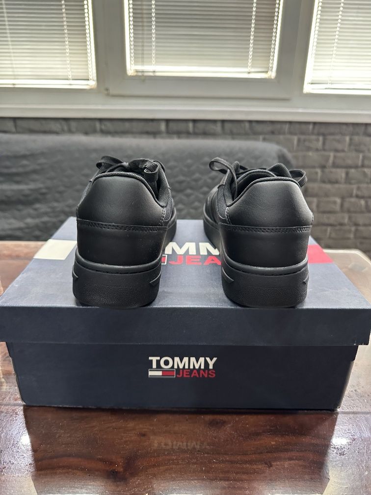 Кожени маратонки Tommy Jeans
