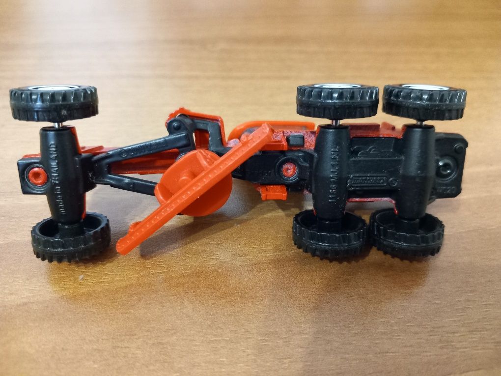 Пътен грейдер matchbox