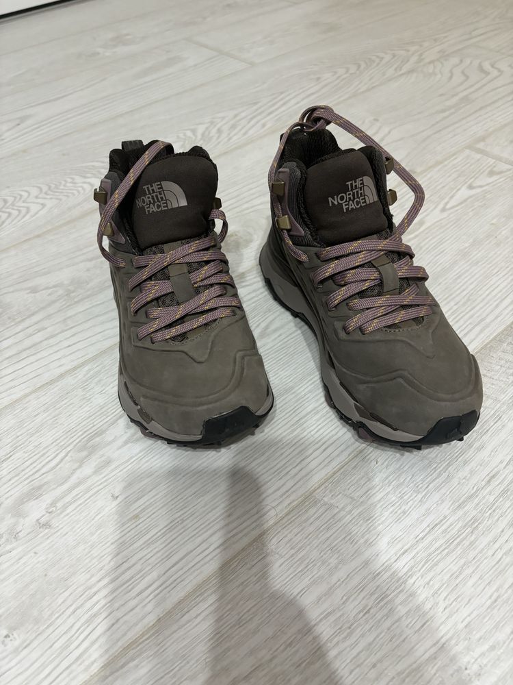 Botine North Face Vectiv drumetii