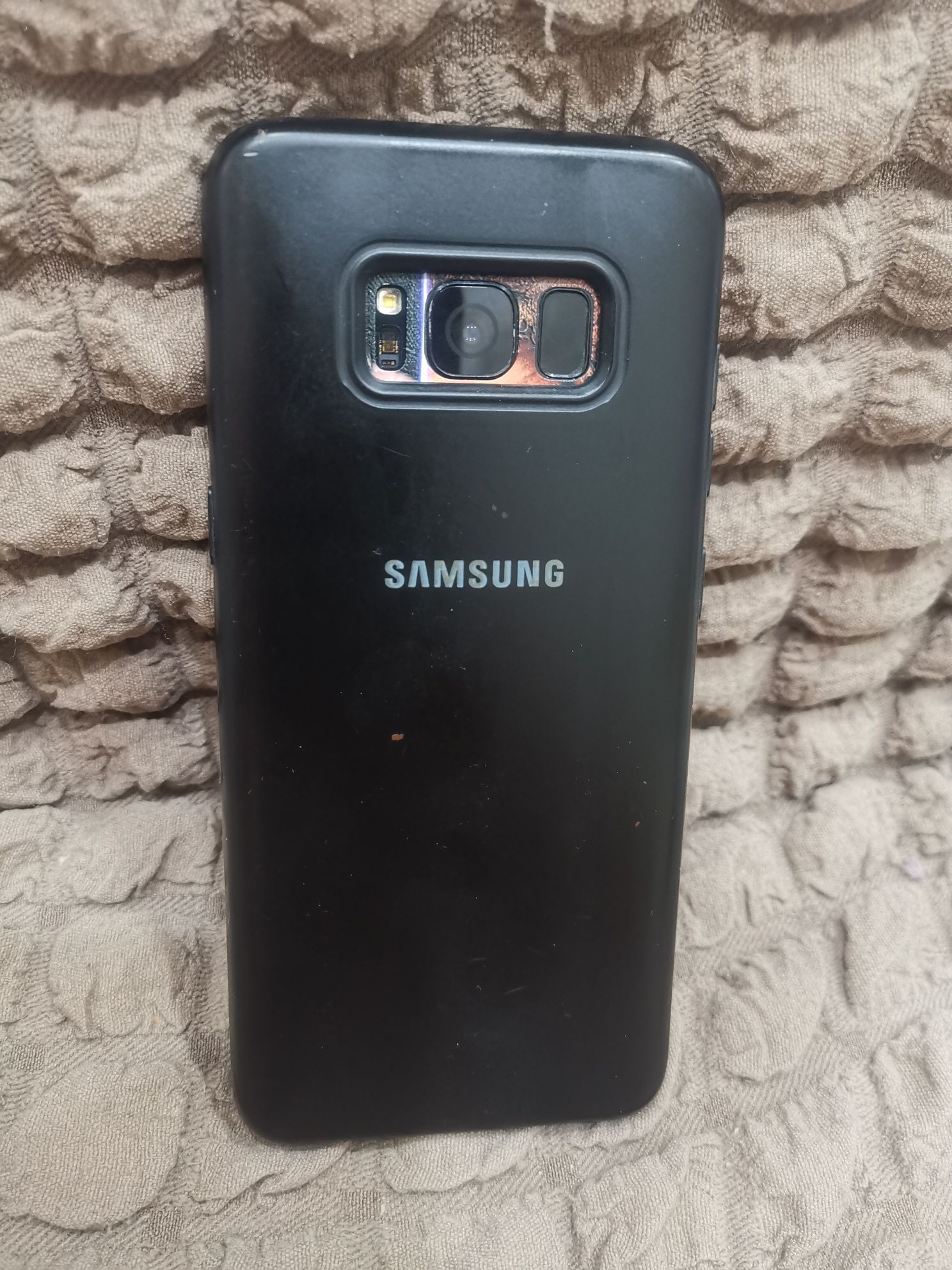 Продам смартфон Samsung s8