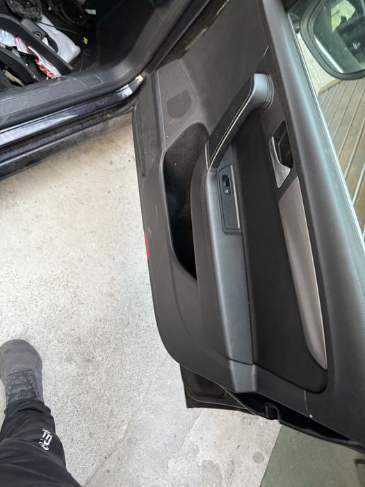 Prag stalp aripa spate vw Passat B7 variant