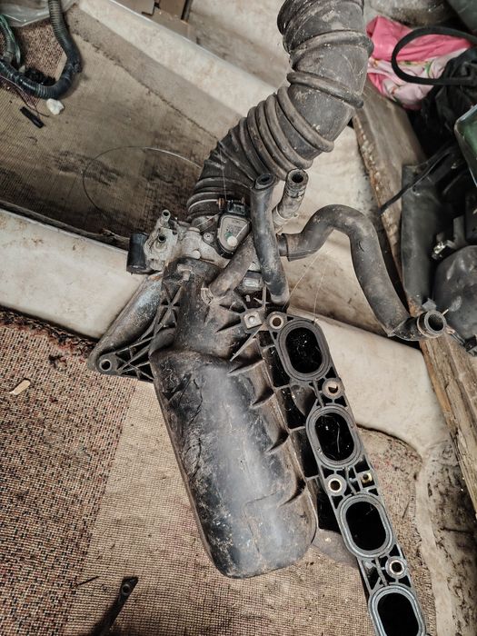 На авенсиз продам