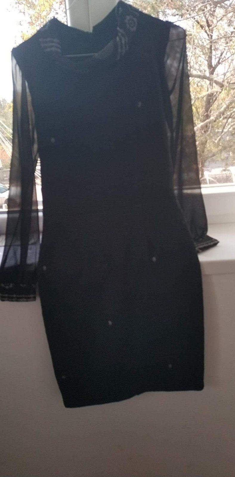 Продавам Черна рокля