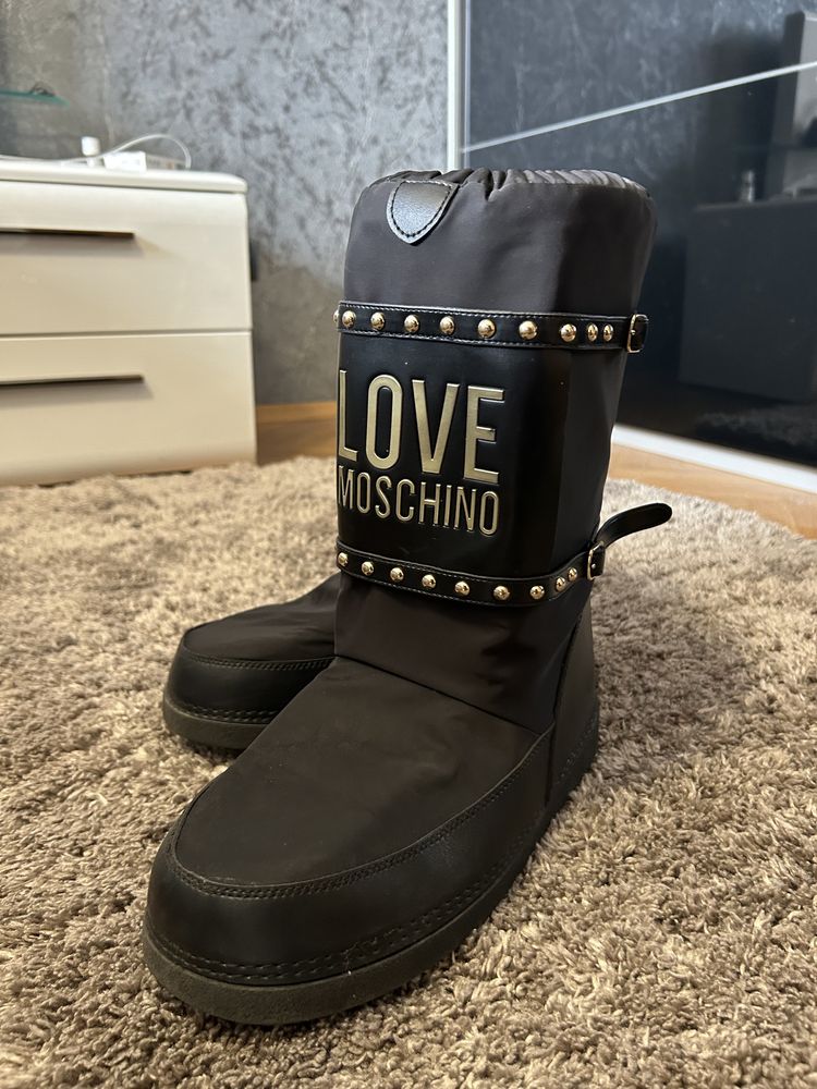 Апрески Love Moschino