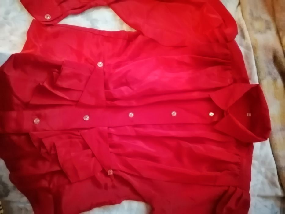 Червена вталена модерна блуза в червено