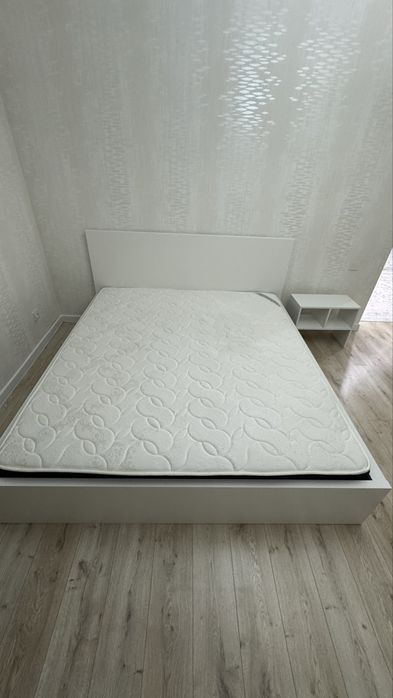 Продам кровать двухспальную 200х220 king size в отличном состоянии
