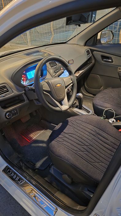 Продам Cobalt  белого цвета