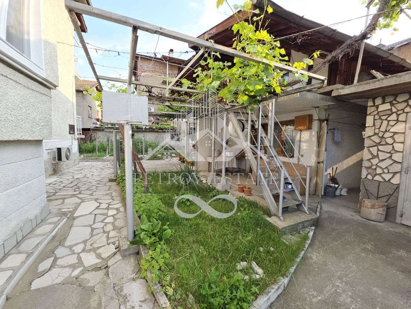 Къща в Пазарджик, област-гр.Велинград площ 333 цена 155500
