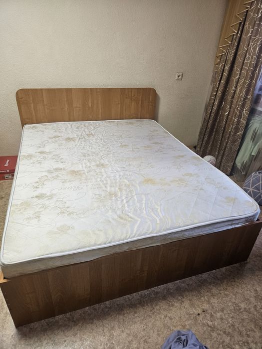 Двухспальная кровать