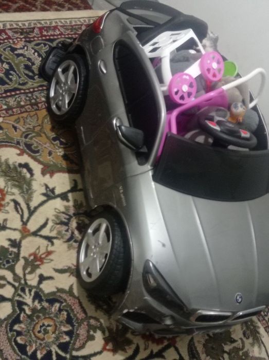BMW oʻyinchoq pultli mashinasi barter bor velikga