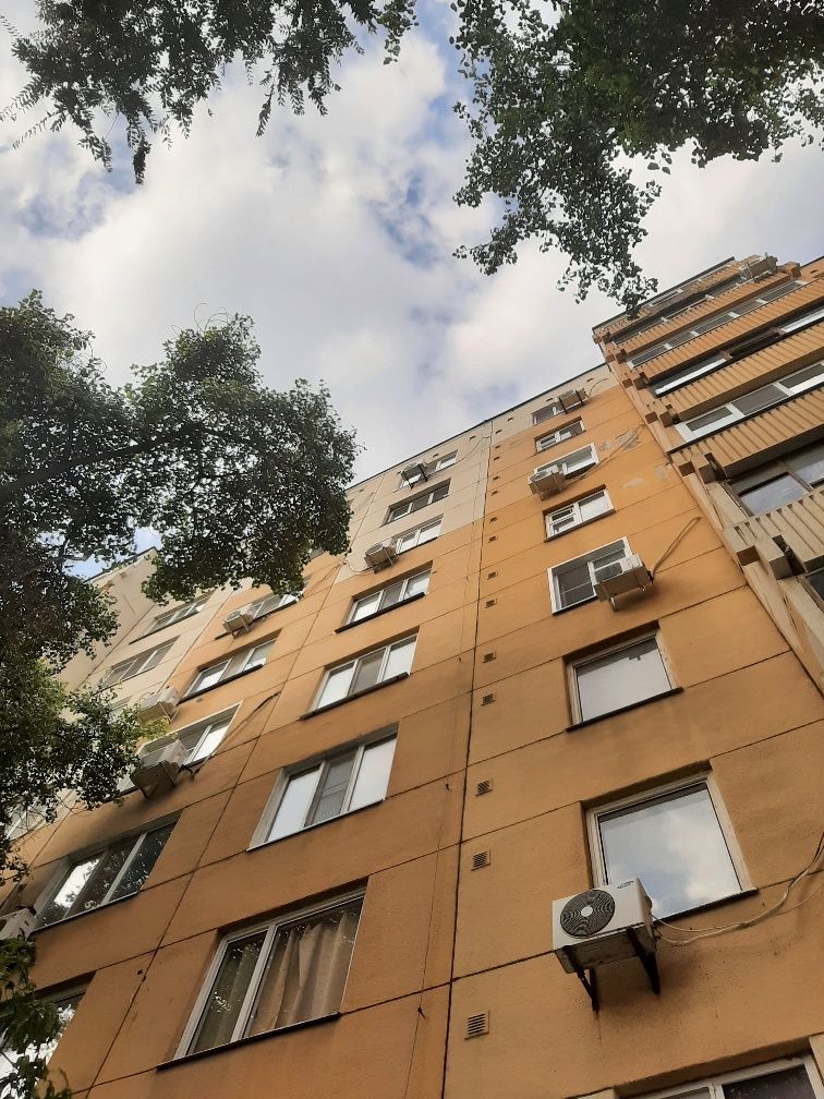 Продам 3 комн квартиру 5 мкр 12 дом