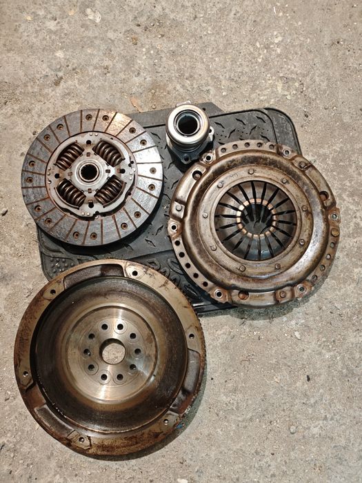 Съединител и маховик Опел Астра Г 2.0дизел 101коня