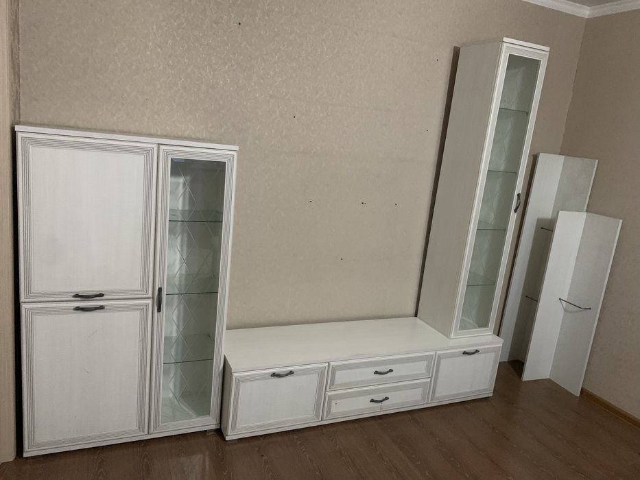 Стенка продам срочно торг есть