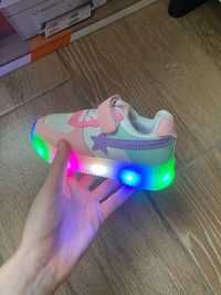 Adidasi cu luminite pentru fetite
