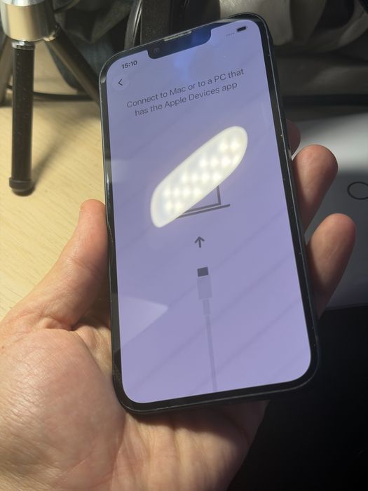 iphone 13 128gb liber de retea spart pe spate si cu baseband defect