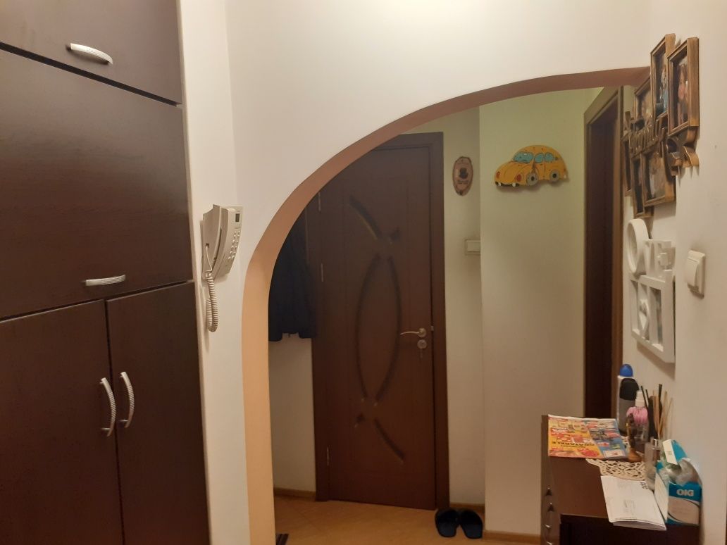 Vand apartament 2 camere