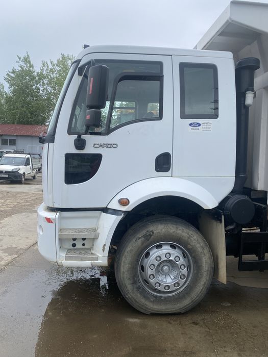 Autobasculanta Ford Cargo